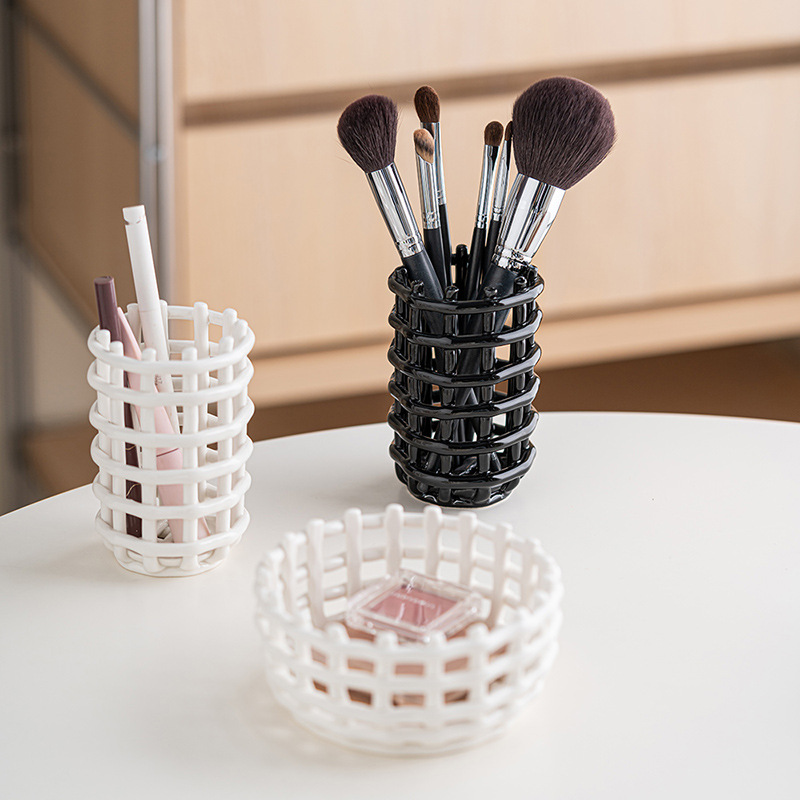 Hand-made hollow ceramic simple storage rack high-end home craft ornaments